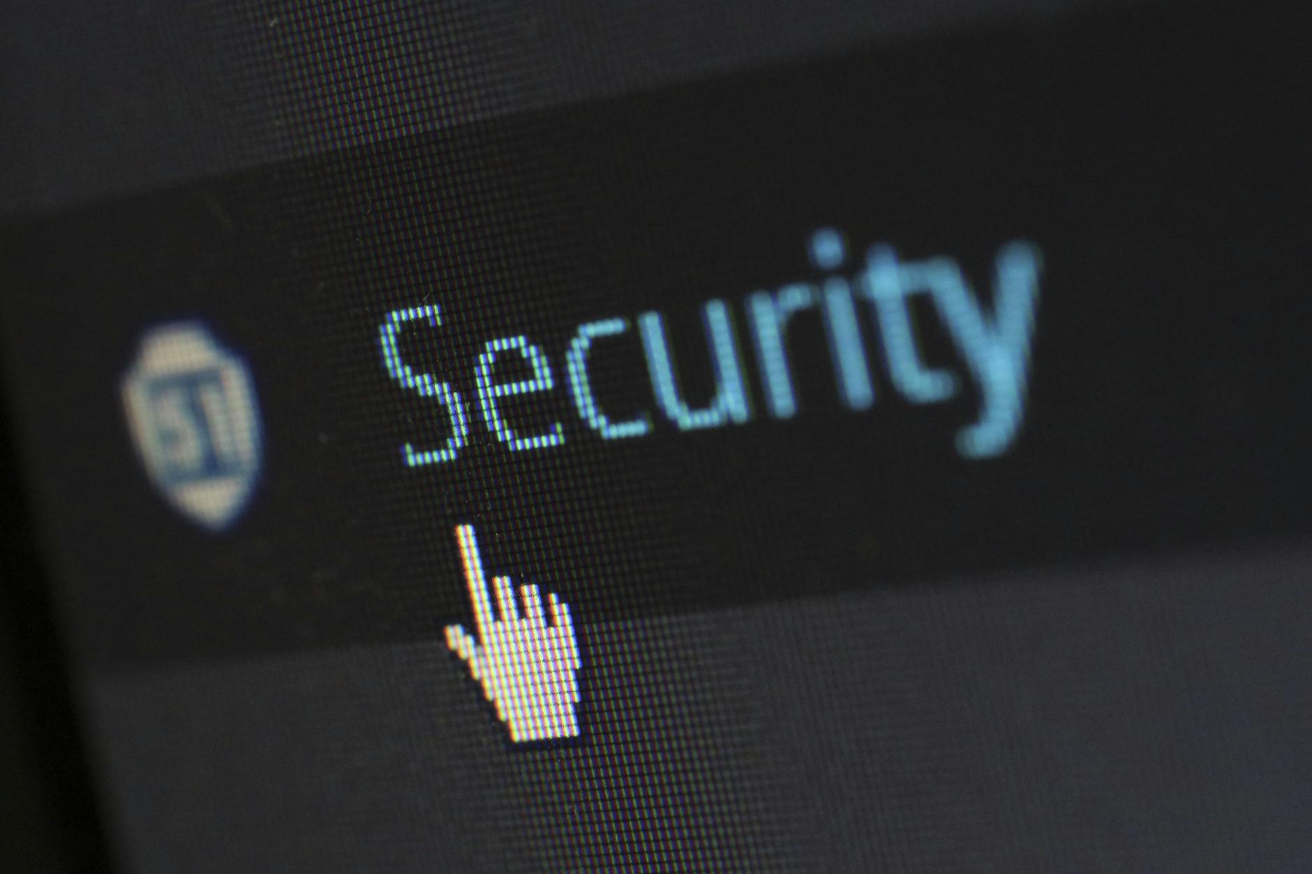Cyberrisico’s mei 2026: Canvas-datalek en malware-trukendoos