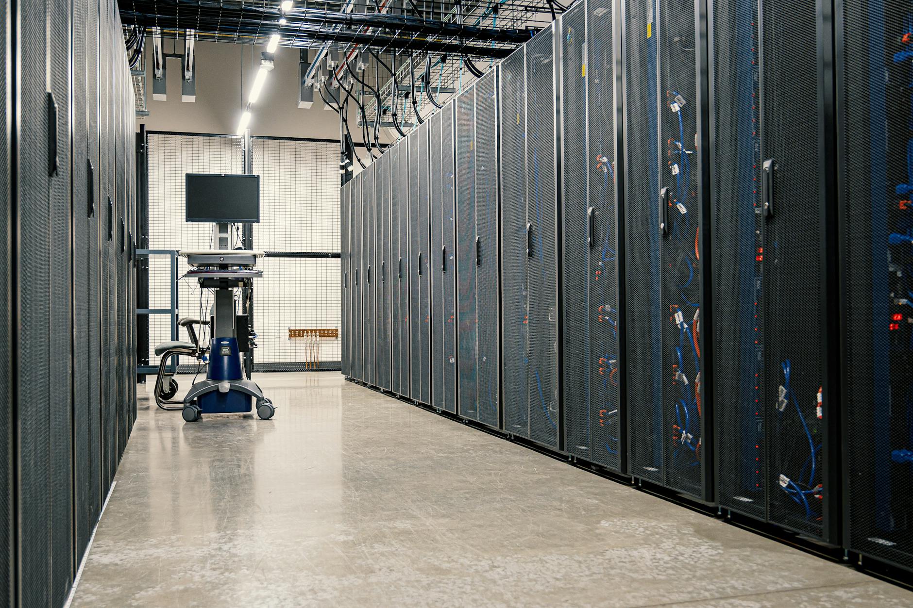 Cybersecurity mei 2026: NGINX-lek, AI-scanners en medische labs